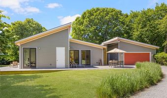 621 E Shore Rd, Jamestown, RI 02835