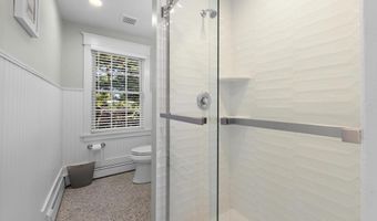 112 8TH St E, Beach Haven, NJ 08008