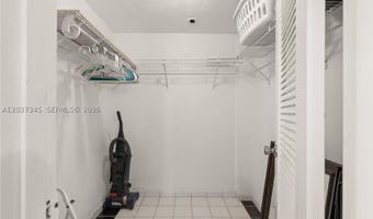 2861 Leonard Dr F208, Aventura, FL 33160