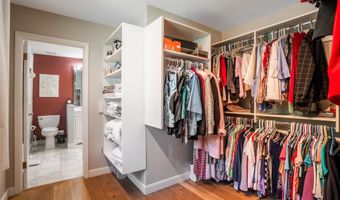 713 17th Ave SW, Altoona, IA 50009