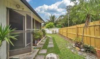 6062 Bania Wood Cir, Atlantis, FL 33462