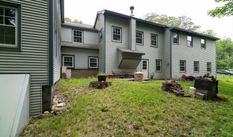 53 Henry St, Amherst, MA 01002