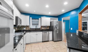 905 VAN Dr, Auburndale, FL 33823