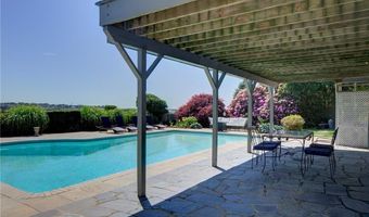 172 Eustis Ave, Newport, RI 02840