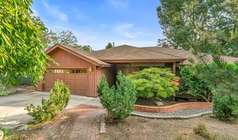 1042 Oak Knoll Dr, Ashland, OR 97520