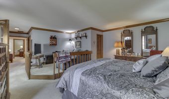 1521 Secretariat Ln, Indianapolis, IN 46217