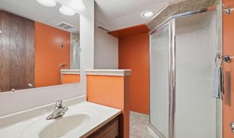 916 Whitney Dr, Apple Valley, MN 55124