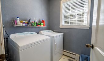 10 Corbin Cir, Branford, CT 06405