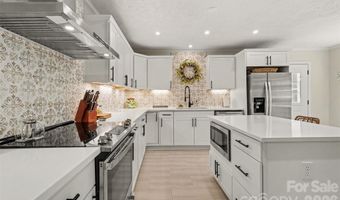 1203 Flintshire Dr, Albemarle, NC 28001