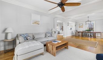 131 Eustis Ave, Newport, RI 02840