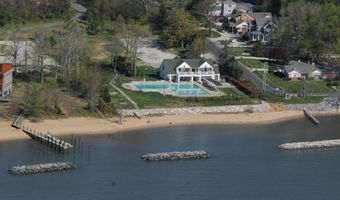 45 E LAKE Dr, Annapolis, MD 21403