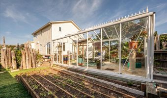 757 NEWPORT Ave SW, Bandon, OR 97411