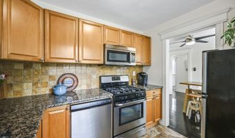 306 Deal Lake Dr 40, Asbury Park, NJ 07712