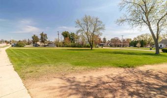 1820 1830 BAKER Dr, Wisconsin Rapids, WI 54494