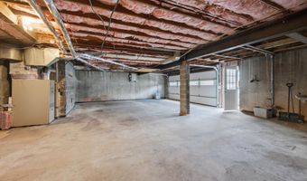 5 Lilac Ln, Brookfield, CT 06804