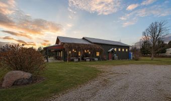 8370 Lakeview Rd, Alanson, MI 49706