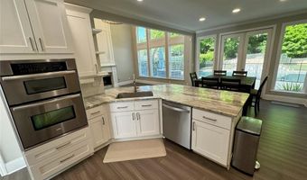 1025 Beacon Hill Xing, Alpharetta, GA 30005