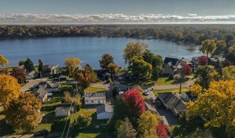 104 Lakewood Dr, Antioch, IL 60002