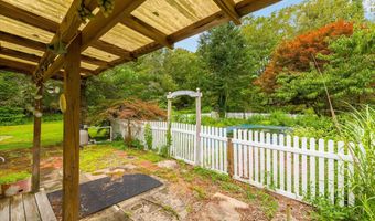 516 Brooklyn Rd, Canterbury, CT 06331