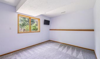 3863 NE 88th St, Altoona, IA 50009