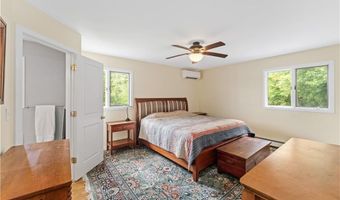 106 Lauri Dr, Charlestown, RI 02813