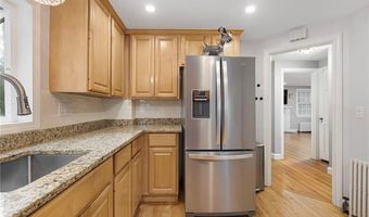 22 Franconia Dr, Cranston, RI 02920