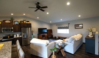 1127 NE 32nd Ave, Aberdeen, SD 57401