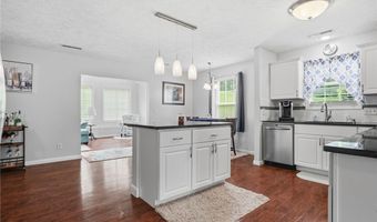 4122 Denise Dr, Ashtabula, OH 44004