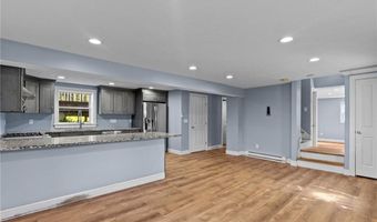 5 Lea Dr, Bristol, RI 02809