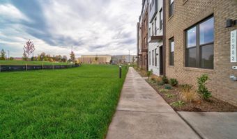 20285 NEWFOUNDLAND Sq, Ashburn, VA 20147