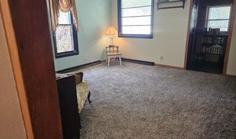312 W Locust St, Aurora, MO 65605
