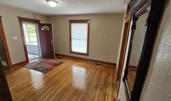 709 N Cedar St, Auburn, IN 46706