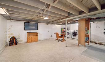 1352 W COMMERCIAL St, Appleton, WI 54914