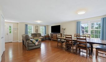 5 County St, Berkley, MA 02779