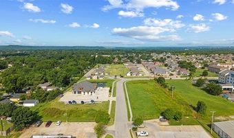 2 Pioneer Dr, Bartlesville, OK 74006