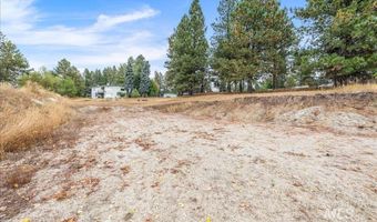 515 Lakeview Dr, Cascade, ID 83611