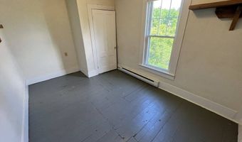 986 S East St #A, Amherst, MA 01002
