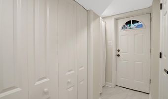 2139 S OXFORD St, Arlington, VA 22204