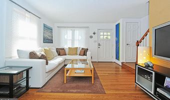 21 E OAK St E, Alexandria, VA 22301