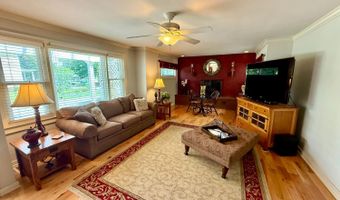 505 Edgewood Dr, Batesville, IN 47006