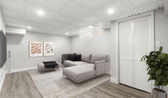 11 Hornbine St, Cranston, RI 02919