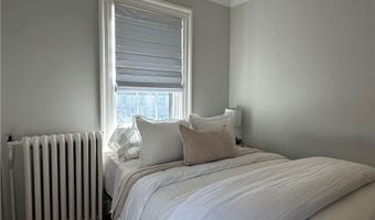 5 Record St 2B, Newport, RI 02840