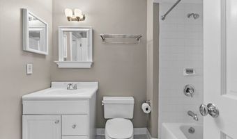 828-834 E Fifth St 4, Boston, MA 02127