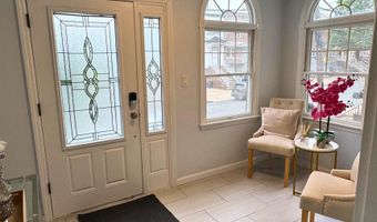 93 W 52ND St, Bayonne, NJ 07002