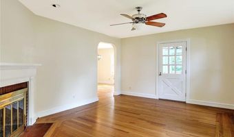 10 Roosevelt Ave, Lincoln, RI 02865