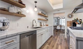 171 N Church Ln 617, Los Angeles, CA 90049