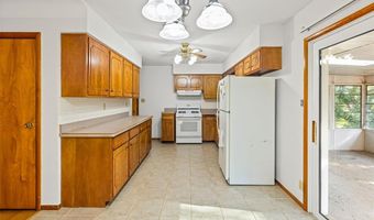 7 Hickerson Pl, Alton, IL 62002