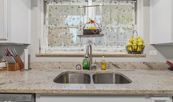 34 Colony Rd, Anderson, IN 46011