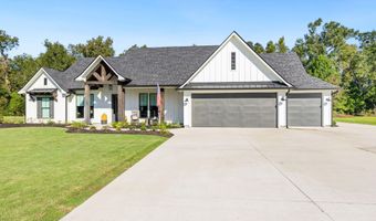 1090 Sandy Ln, Arnaudville, LA 70512