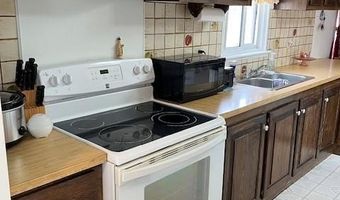 44 Castle Rd, Attleboro, MA 02703